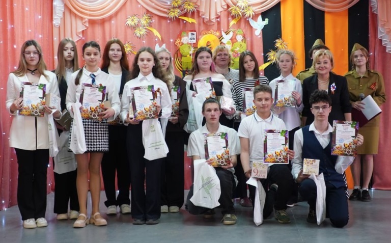 Клирик благочиния принял участие в мероприятии, проходившем в Россошанском филиале Воронежского экономико-правового института