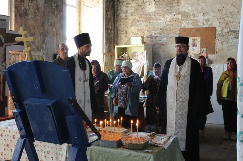 В храме прп. Иоанна Ветхопещерника с. Новая Мельница соборно совершили панихиду по невинно убиенным в XX столетии