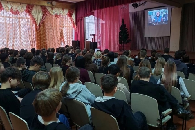 В Воронцовской СОШ священнослужитель провел беседу со школьниками о вреде курения