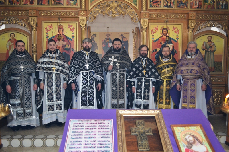 Соборная служба в храме Архистратига Михаила села Александровка-Донская