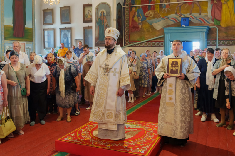 Преосвященнейший епископ Дионисий возглавил торжества престольного праздника Вознесенского храма города Калач