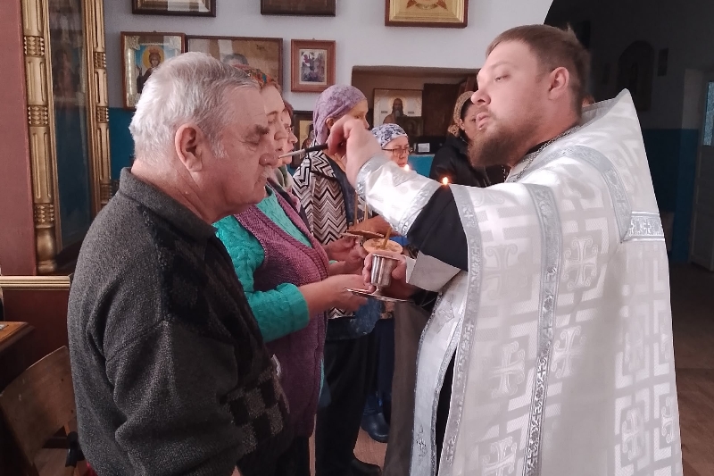 В дни Великого поста в Острогожском благочинии совершено таинство Соборования (Елеосвящения)