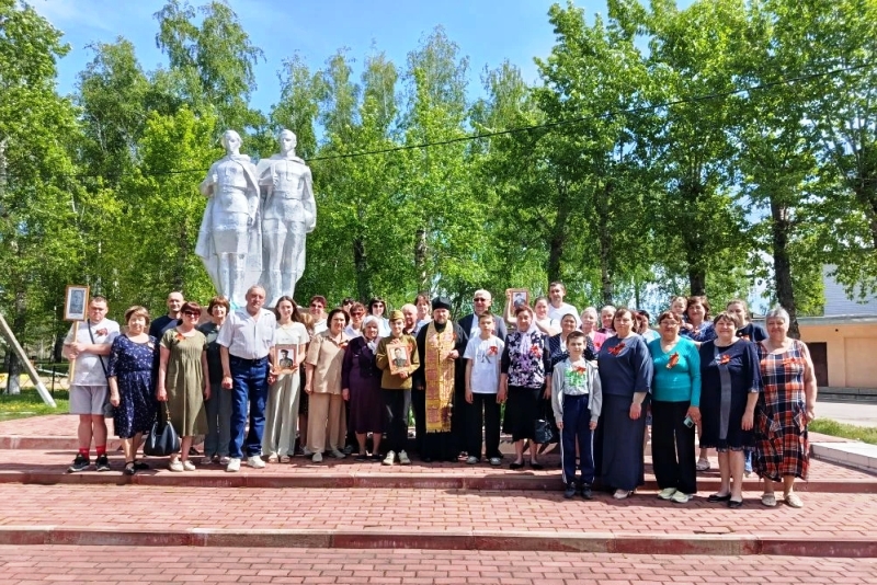 В селе Солдатское Острогожского района молитвенно почтили память павших в Великой Отечественной войне