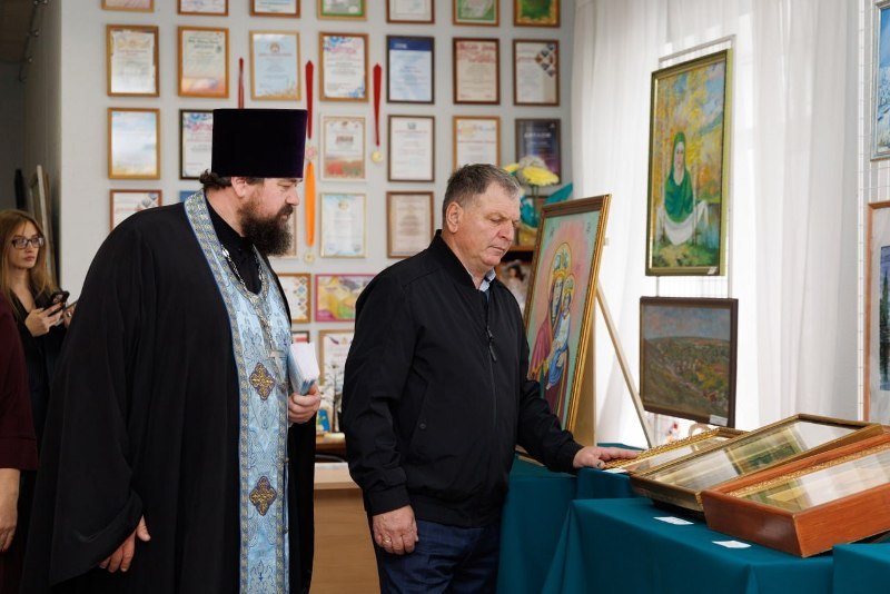 В РДК «Юбилейный» г. Калач состоялось торжественное открытие выставки «Покров Пречистой над землей Воронежской»