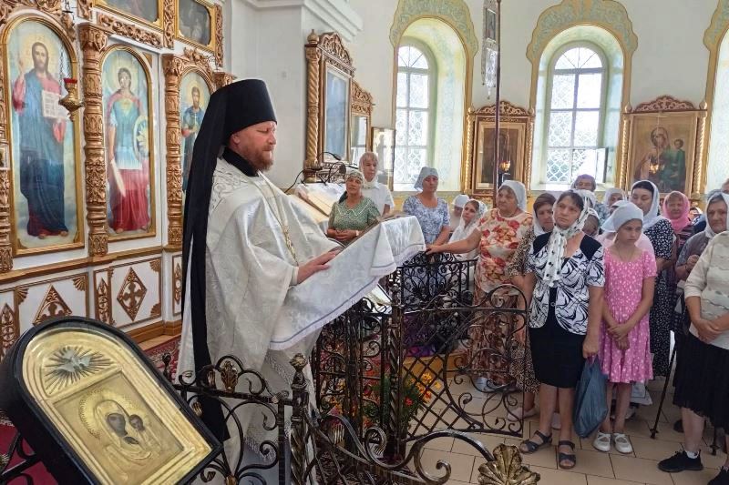 Праздник Преображения Господня молитвенно отметили в храме святого мученика Иоанна Воина города Богучар