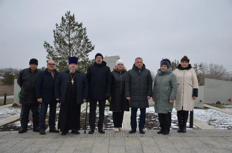 В Верхнемамонском районе священник посетил торжественное мероприятие в рамках празднования 83-й годовщины наступательной операции «Малый Сатурн»
