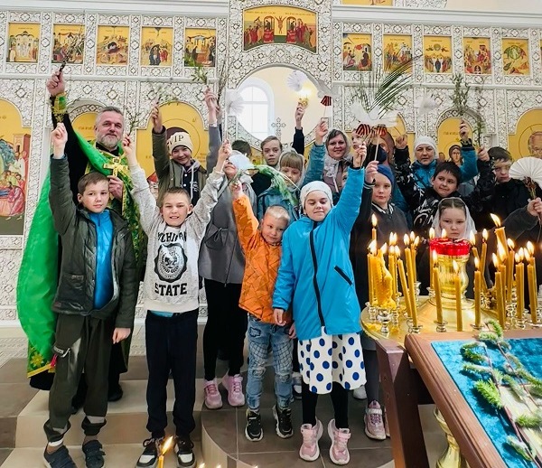 В Троицком и Успенском храмах сел Старой и Новой Калитвы прошли праздничные богослужения