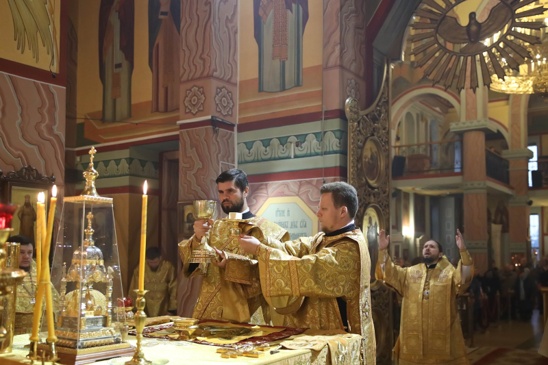 В Неделю 26-ю по Пятидесятнице Преосвященнейший епископ Дионисий совершил Литургию в Ильинском соборе