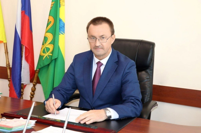 Приветствие епископу Россошанскому и Острогожскому Дионисию и участникам ежегодного Епархиального собрания направил председатель Воронежской областной Думы Ю.И. Матузов