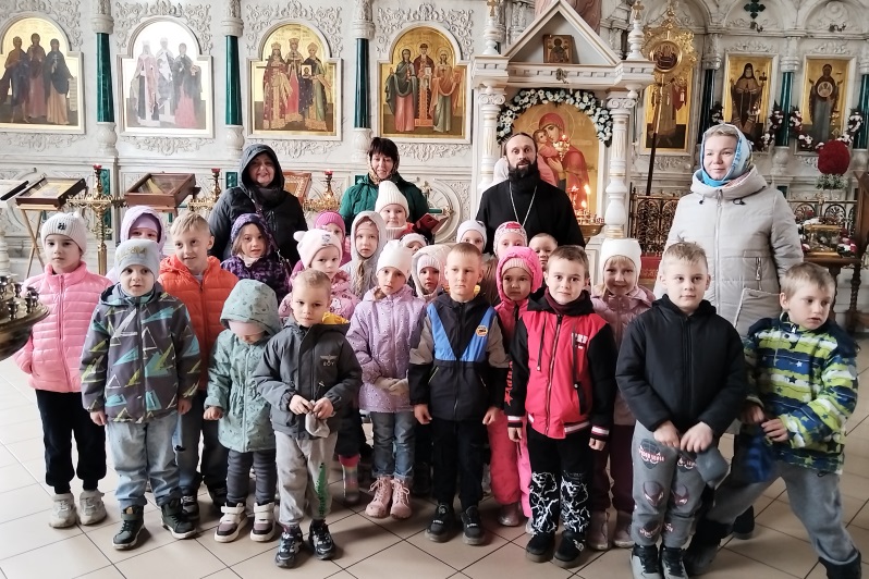 Учащиеся школы № 9 посетили Свято‑Ильинский кафедральный собор города Россоши