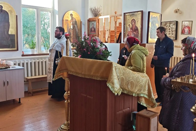 Молитва в День памяти жертв политических репрессий: панихида в Троицком храме пгт. Подгоренский