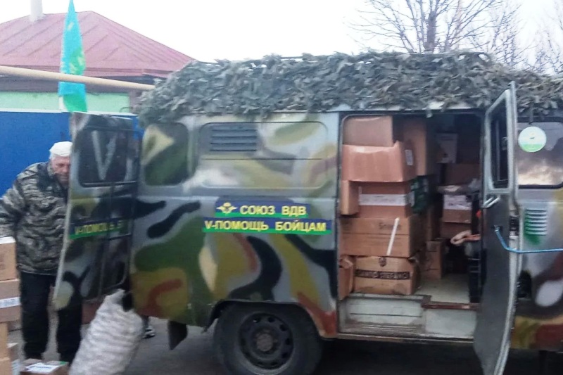 Клирик Калачеевского благочиния освятил очередной гуманитарный груз перед отправкой в зону проведения специальной военной операции