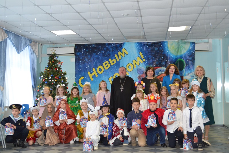 В Репьевской средней школе состоялся Рождественский праздник