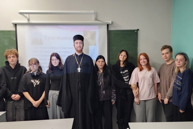 Клирик Острогожского благочиния выступил перед студентами ВГПУ