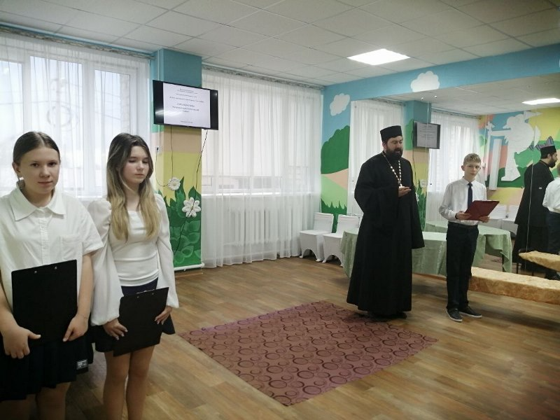 Священник посетил культурно-просветительское мероприятие «Пять сокровищ», посвященное Святым Царственным Страстотерпцам