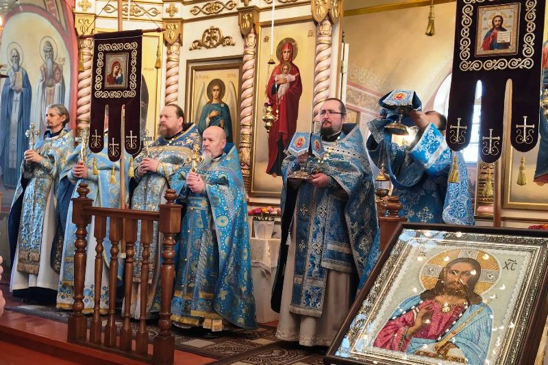 В храме Архистратига Божия Михаила города Острогожска совершено соборное богослужение духовенства Острогожского благочиния