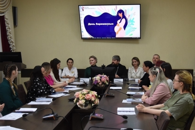 В Павловской районной больнице поздравили будущих мам с Днем беременных
