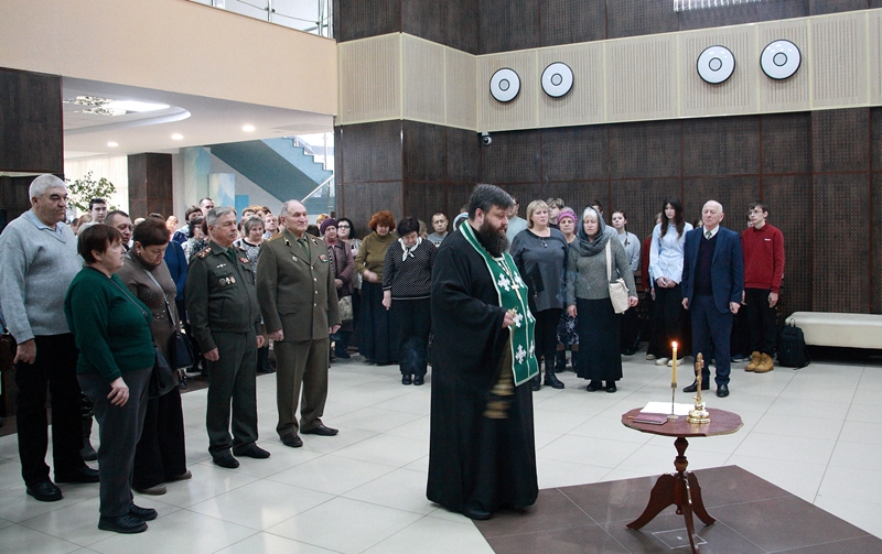 В п. Каменка совершили панихиду по погибшим участникам СВО