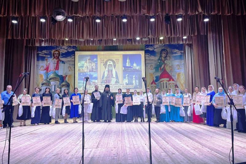 XII Открытый фестиваль «Святая Русь на реке времен» праздник души и музыки в Бутурлиновке