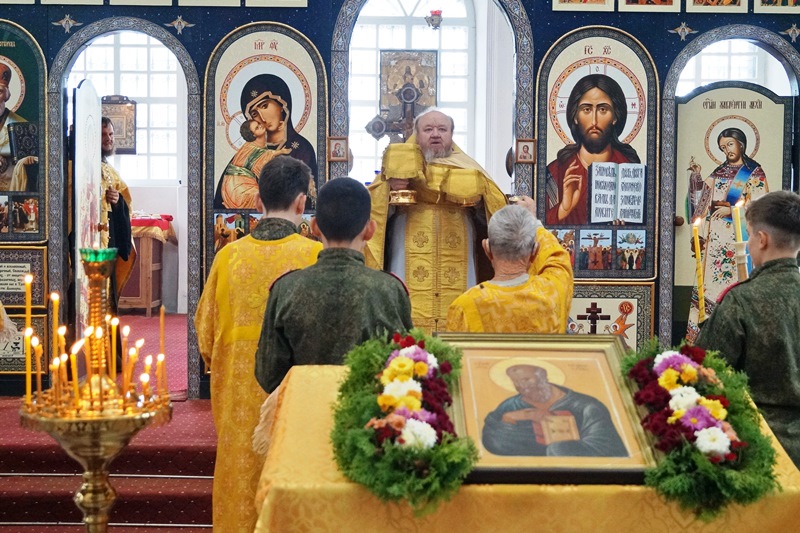 В храме апостола и евангелиста Иоанна Богослова с. Гороховка Богучарского благочиния отметили престольный праздник