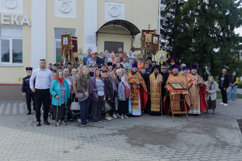 В день памяти сщмч. Евгения Попова епископ Дионисий совершил Божественную литургию в Преображенском храме села Заболотовка в месте служения святого