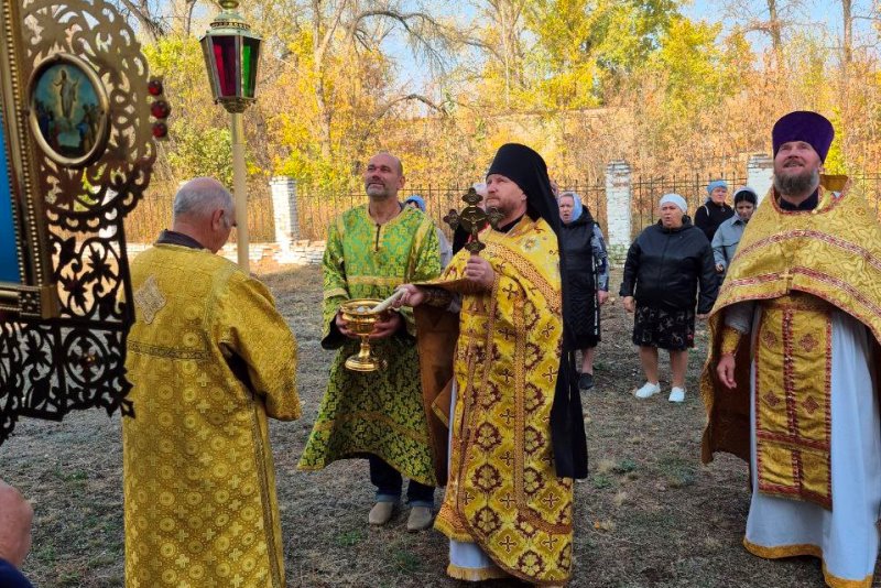 Престольный праздник встретили в храме Иоанна Богослова с. Нижний Мамон Богучарского благочиния