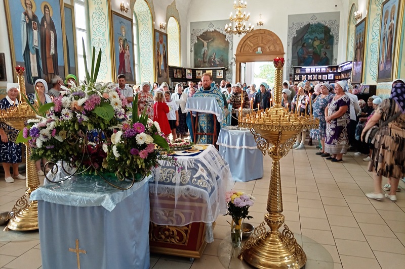 В храме святого мученика Иоанна Воина состоялось торжественное богослужение в честь Успения Пресвятой Богородицы