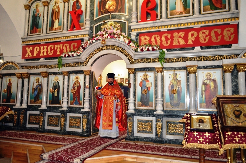 Пасхальное богослужение в главном храме Павловского благочиния