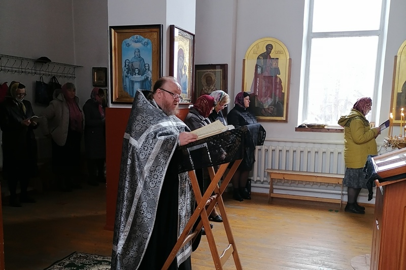 В Четверток Великого канона в Троицком храме совершили чтение Великого канона