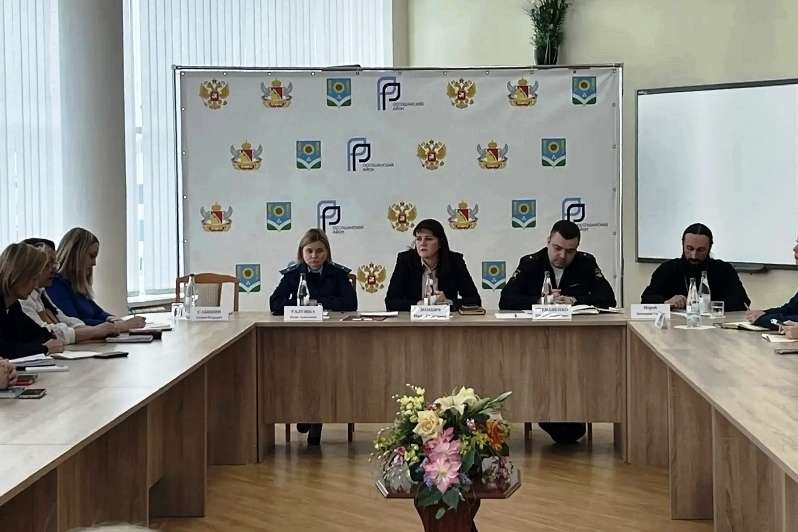 Священнослужитель принял участие в заседании муниципального родительского комитета