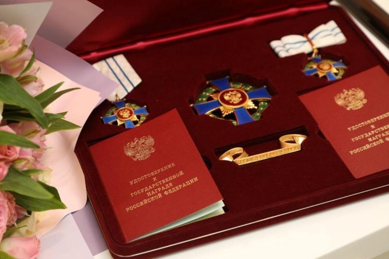 Указом Президента Российской Федерации благочинный Калачеевского церковного округа и его матушка удостоены государственной награды
