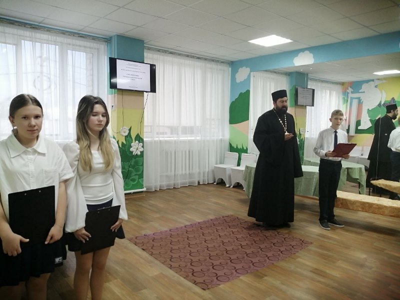 Священник посетил культурно-просветительское мероприятие «Пять сокровищ», посвященное Святым Царственным Страстотерпцам