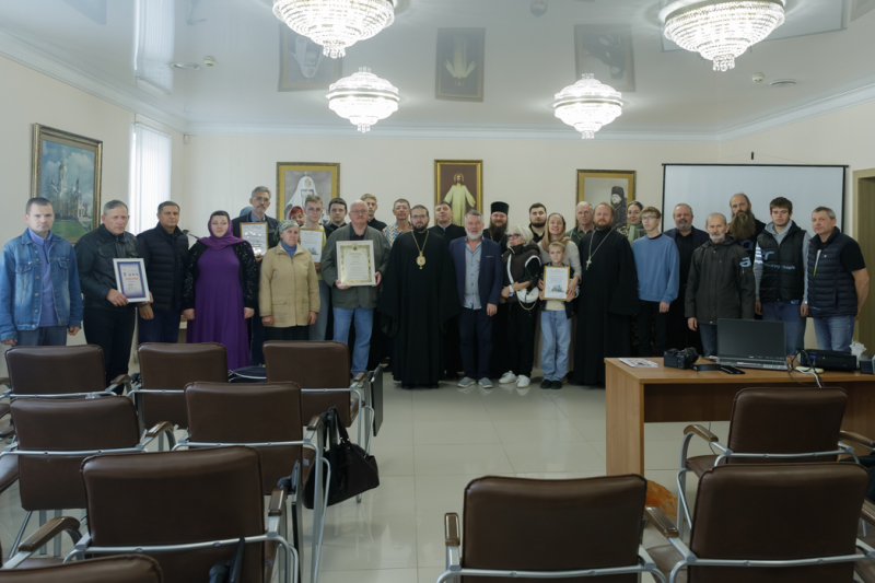 Преосвященнейший Дионисий, епископ Россошанский и Острогожский, приветствовал участников смотра-конкурса «В звонах славим Господа»