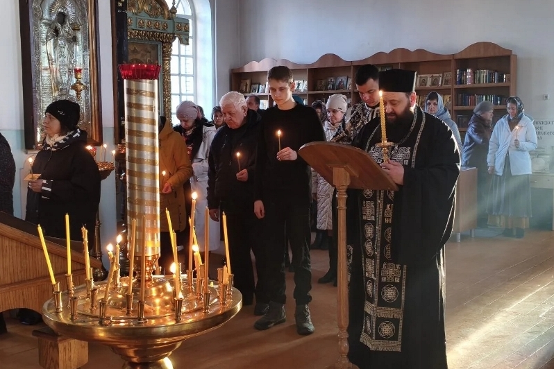В Казанском храме поселка Каменка состоялось богослужение «Стояние Марии Египетской»