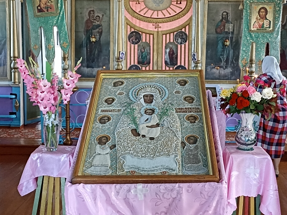 С молитвой к Божией Матери