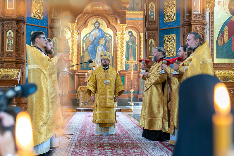 Епископ Дионисий, глава Россошанской епархии, принял участие в праздновании 300-летия со дня рождения святителя Тихона, епископа Воронежского, Задонского чудотворца