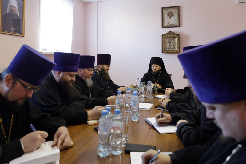 Глава Россошанской епархии возглавил работу Епархиального совета в городе Россошь