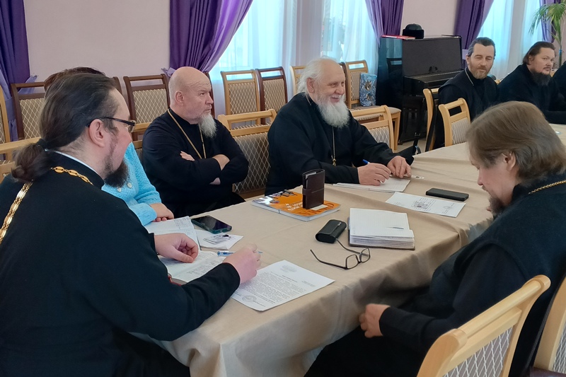 В Духовно-просветительском центре города Острогожска состоялось очередное собрание клириков благочиния