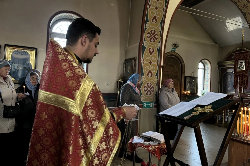 В селе Митрофановка почтили память усопших