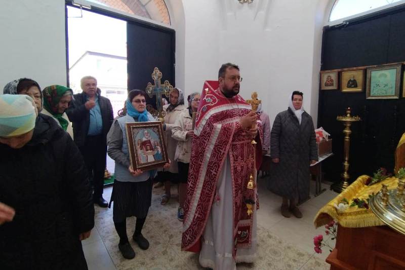 В храме святых мучениц села Красноселовка Петропавловского района молитвенно отметили престольный праздник