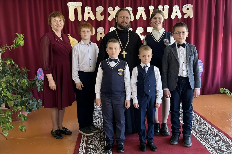 Муниципальный православный конкурс «Пасхальная радость» объединил юные таланты из Воробьевского района