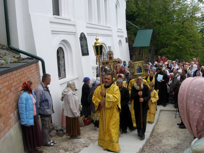 В 800-летие Александра Невского паломники из Богучара посетили торжества в Белогорском монастыре