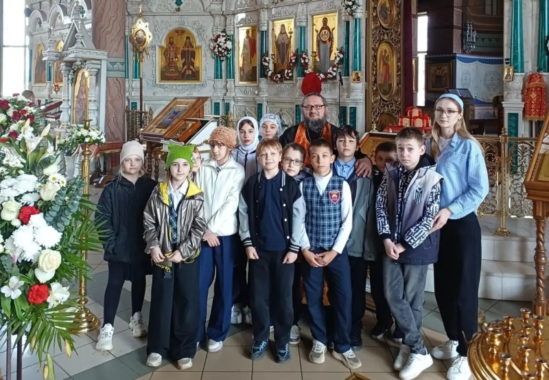 В Свято‑Ильинском кафедральном соборе города Россошь прошла экскурсия для школьников