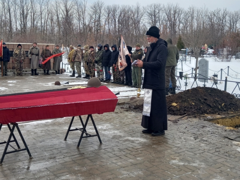 Отдать дань памяти погибшим