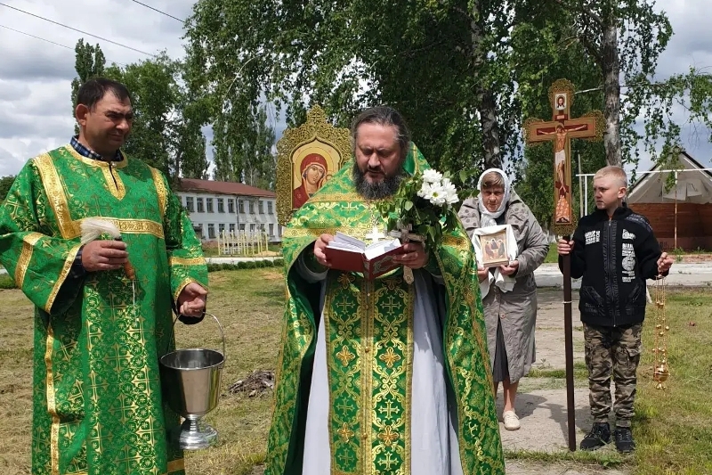 Прихожане села Александровка встретили престольный праздник в день Святой Троицы (Пятидесятницы)