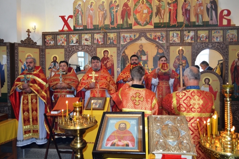 В день памяти сщмч. Василия Максимова в Никольском храме с. Бабка Павловского района соборно совершена Божественная литургия на малой Родине святого