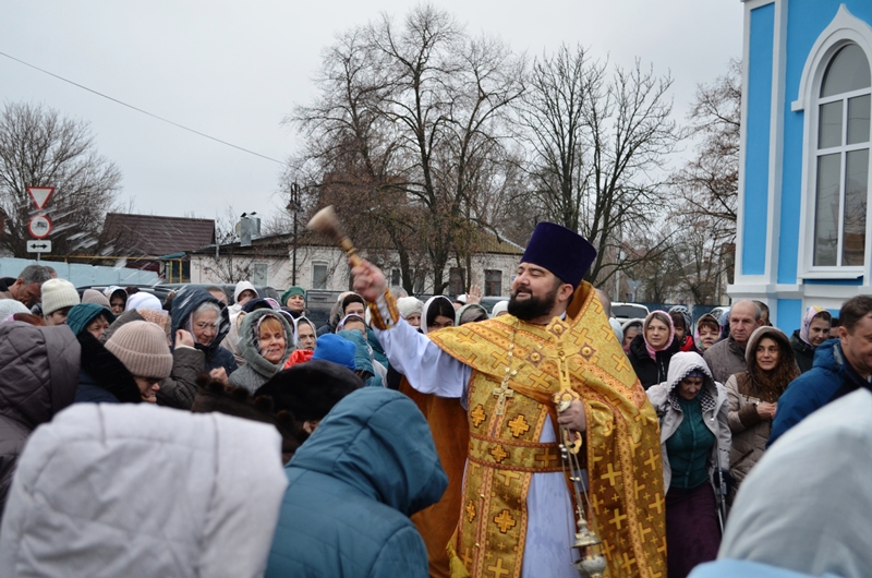 В Казанском храме г. Павловска молитвенно отметили Престольный праздник