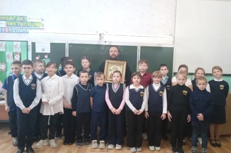 В МКОУ Воробьевская СОШ состоялся кулинарный мастер-класс и духовная беседа со священником