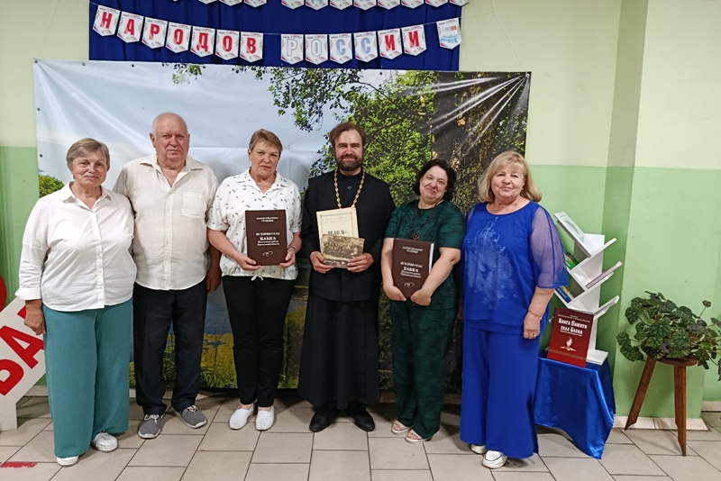 Настоятель храма во имя святителя Николая Чудотворца села Бабка игумен Симон (Камнев) принял участие в презентации книги «История села Бабка»