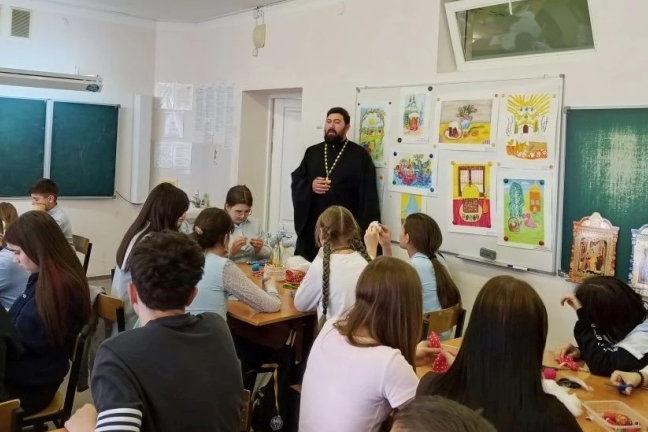Священнослужитель принял участие в мастер‑классе в Подгоренской школе № 1